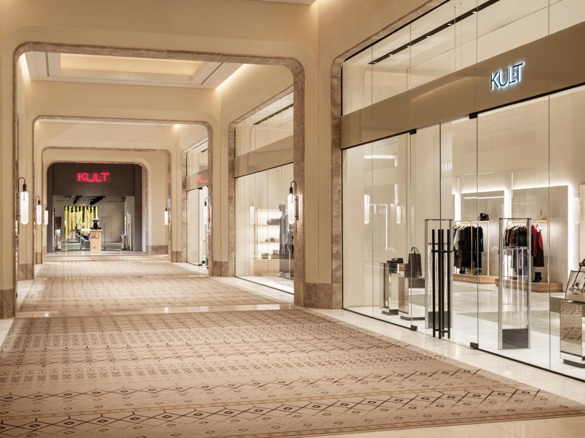 City Of Dreams Mediterranean - Integrated Resort, Casino & Entertainment Лімасол Екстер'єр фото The interior of the mall