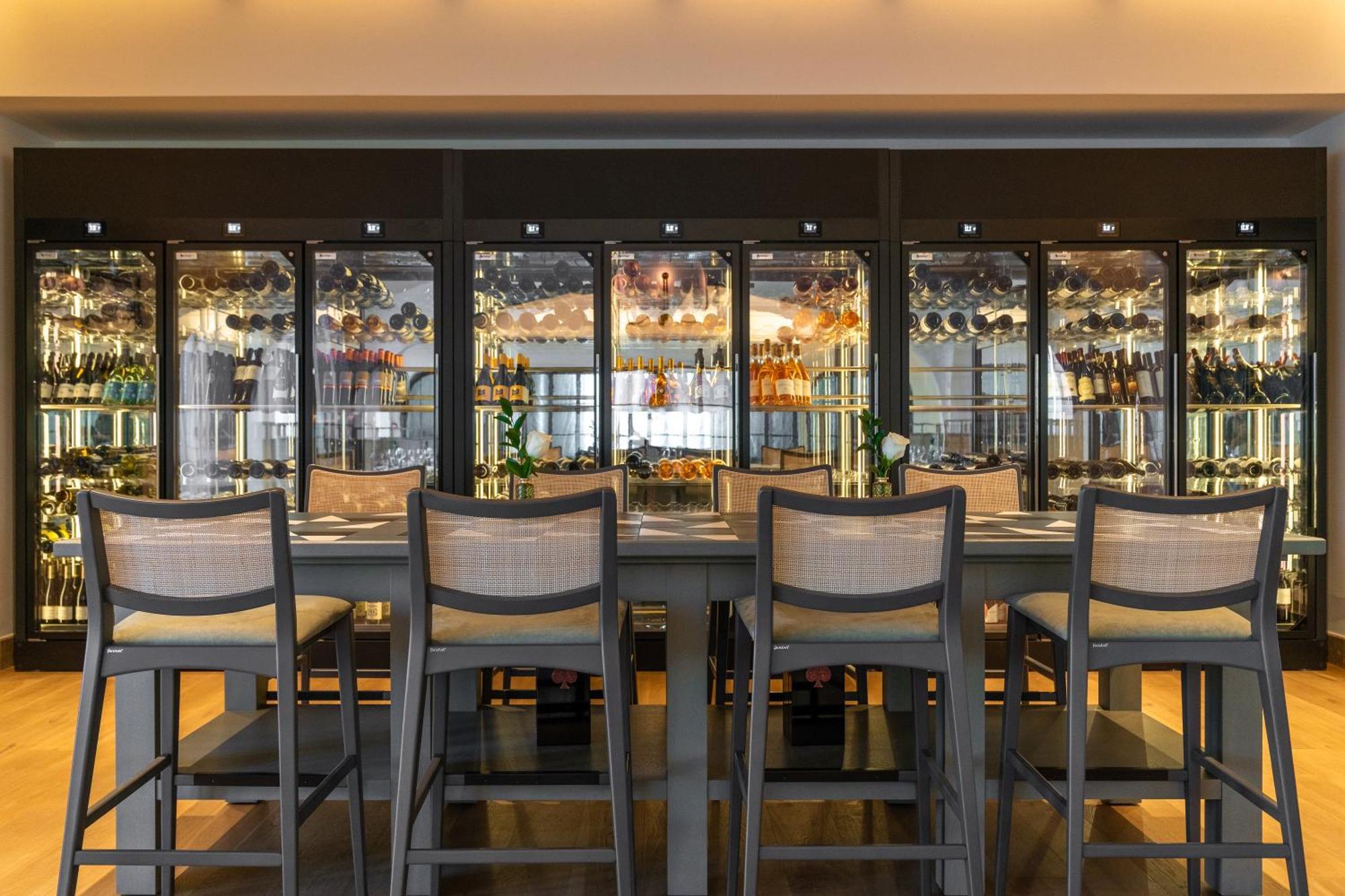 City Of Dreams Mediterranean - Integrated Resort, Casino & Entertainment Лімасол Екстер'єр фото The bar at the restaurant