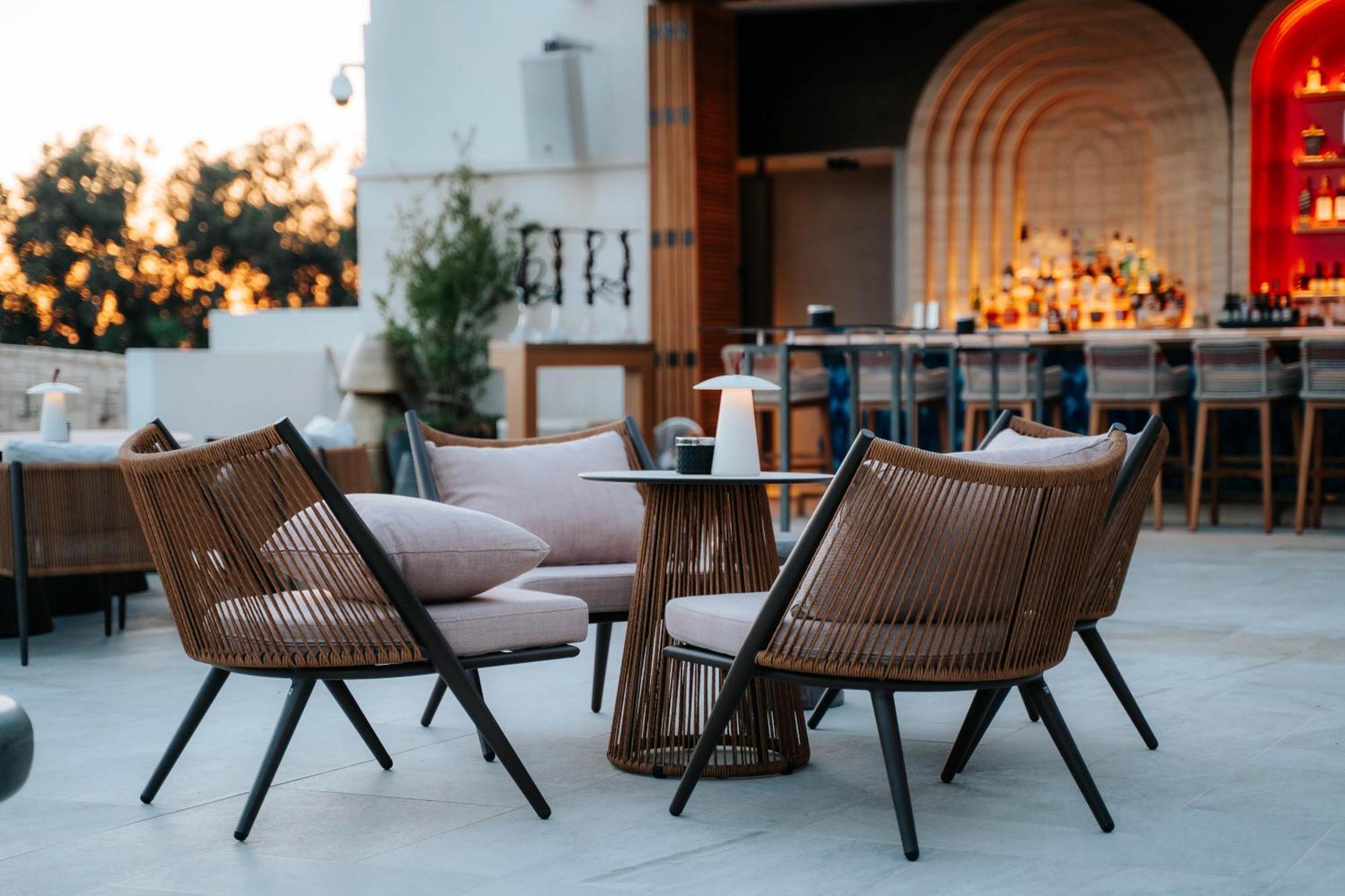 City Of Dreams Mediterranean - Integrated Resort, Casino & Entertainment Лімасол Екстер'єр фото The rooftop bar at the hotel