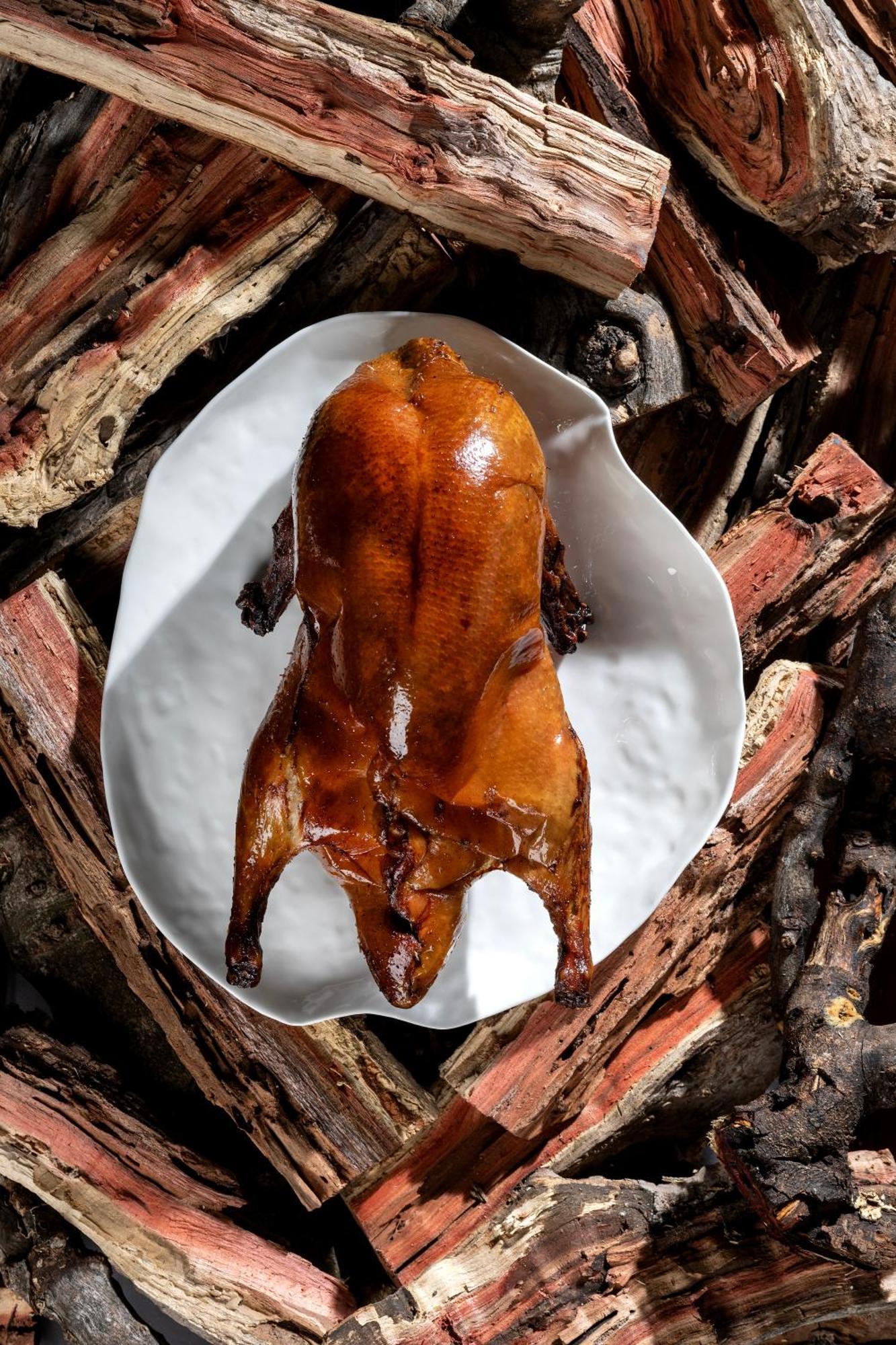 City Of Dreams Mediterranean - Integrated Resort, Casino & Entertainment Лімасол Екстер'єр фото A whole Peking duck