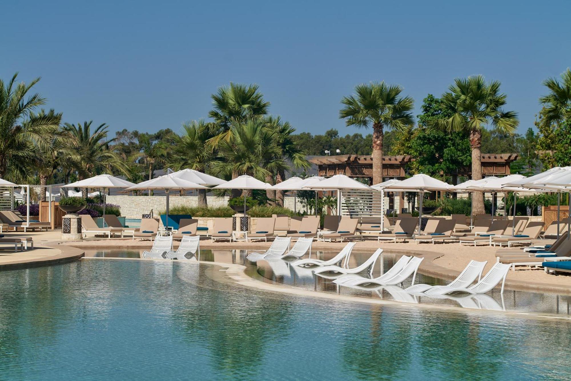 City Of Dreams Mediterranean - Integrated Resort, Casino & Entertainment Лімасол Екстер'єр фото The swimming pool at the resort