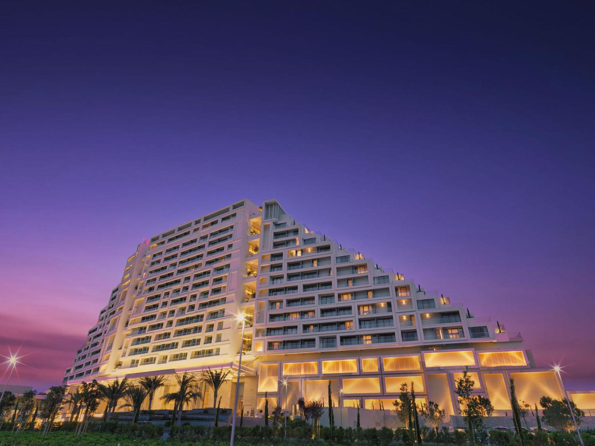 City Of Dreams Mediterranean - Integrated Resort, Casino & Entertainment Лімасол Екстер'єр фото The Royal
