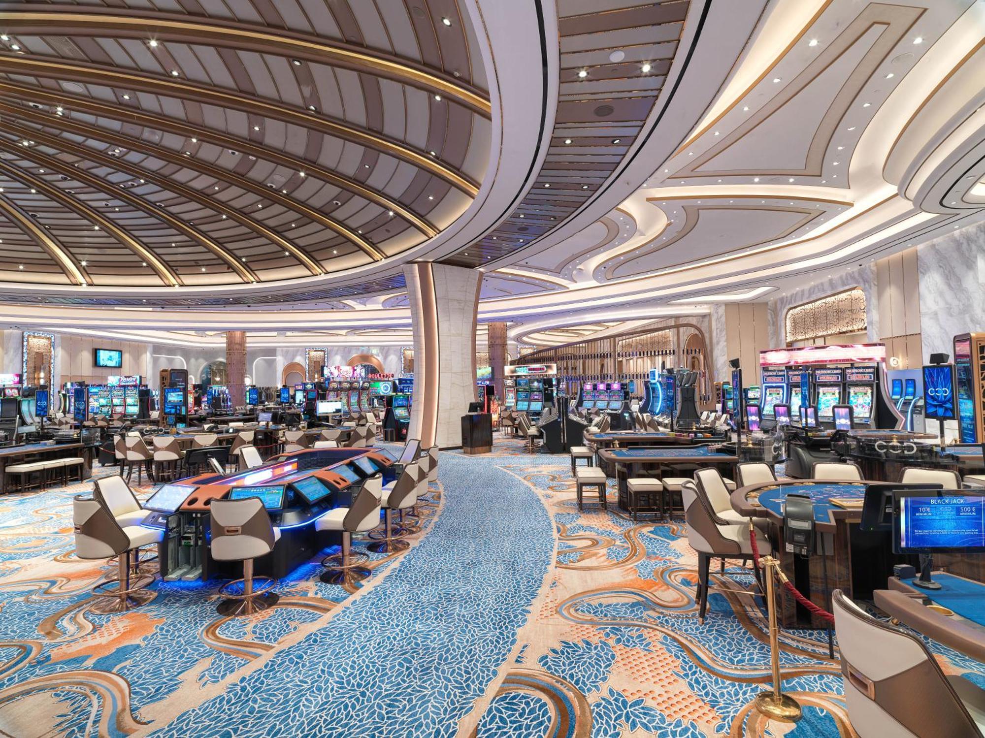 City Of Dreams Mediterranean - Integrated Resort, Casino & Entertainment Лімасол Екстер'єр фото The casino floor at Wynn Las Vegas