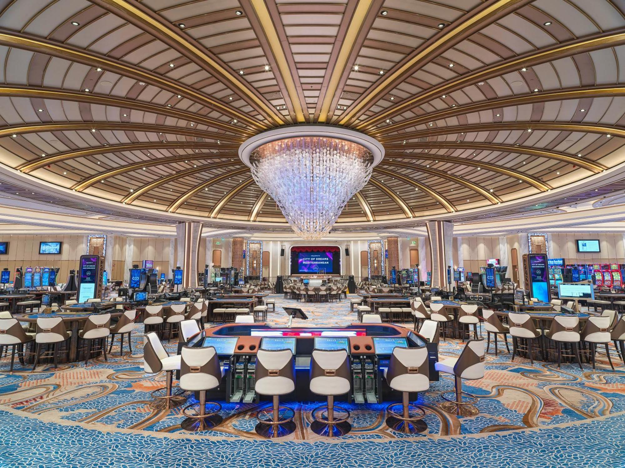 City Of Dreams Mediterranean - Integrated Resort, Casino & Entertainment Лімасол Екстер'єр фото The casino floor at the MGM Grand